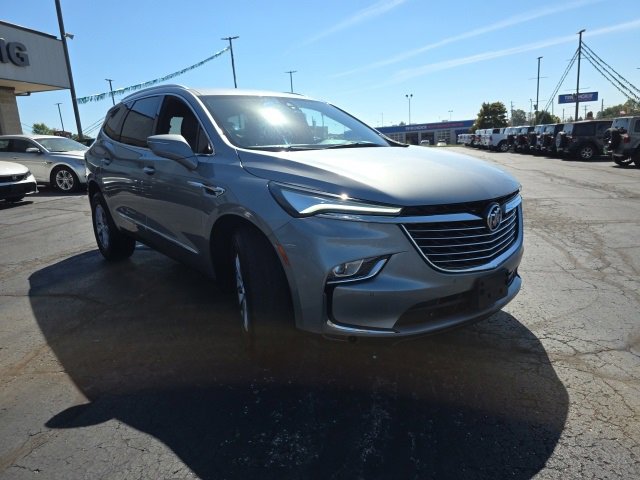 Used 2024 Buick Enclave Premium image 9