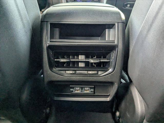 Used 2023 Jeep Grand Cherokee Laredo image 17