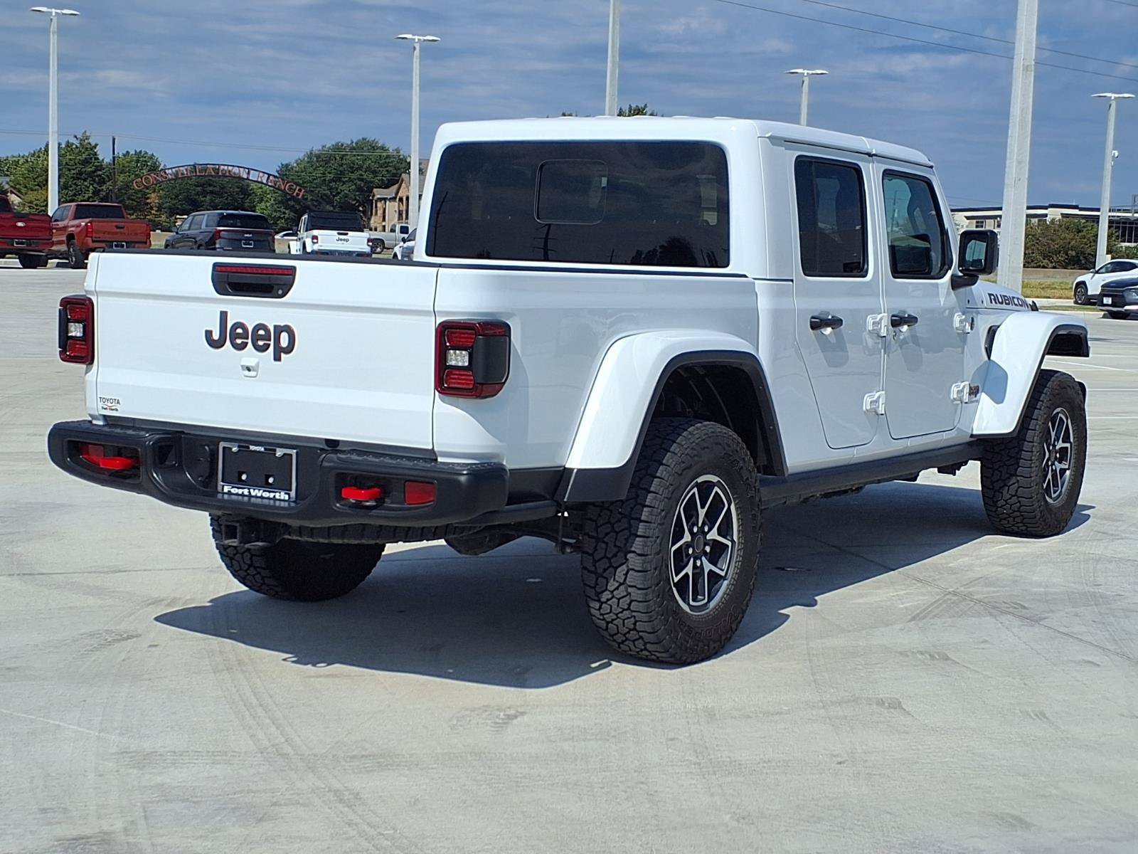 Used 2025 Jeep Gladiator Rubicon w/ Convenience Group AWD/4WD image 9