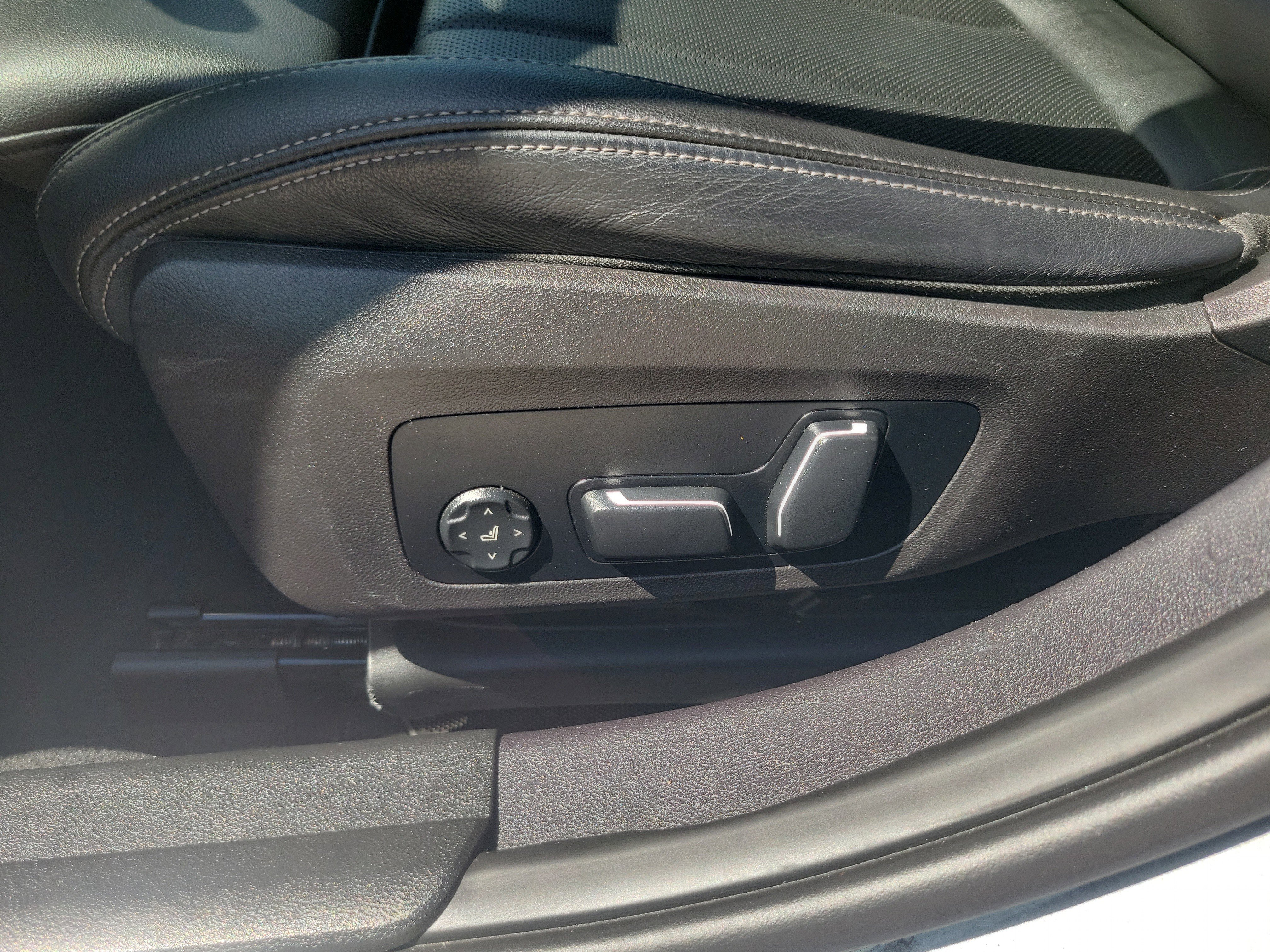 Used 2024 BMW 330i Sedan RWD image 19