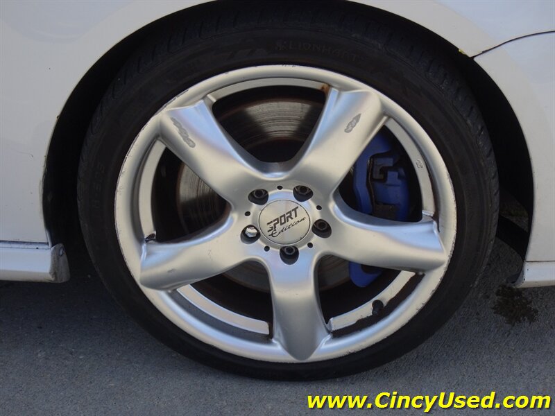 Used 2008 Volkswagen R32 AWD/4WD image 30