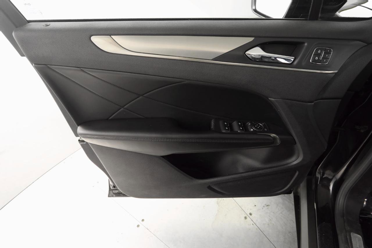 Used 2015 Lincoln MKC AWD w/ Equipment Group 102A Reserve image 10