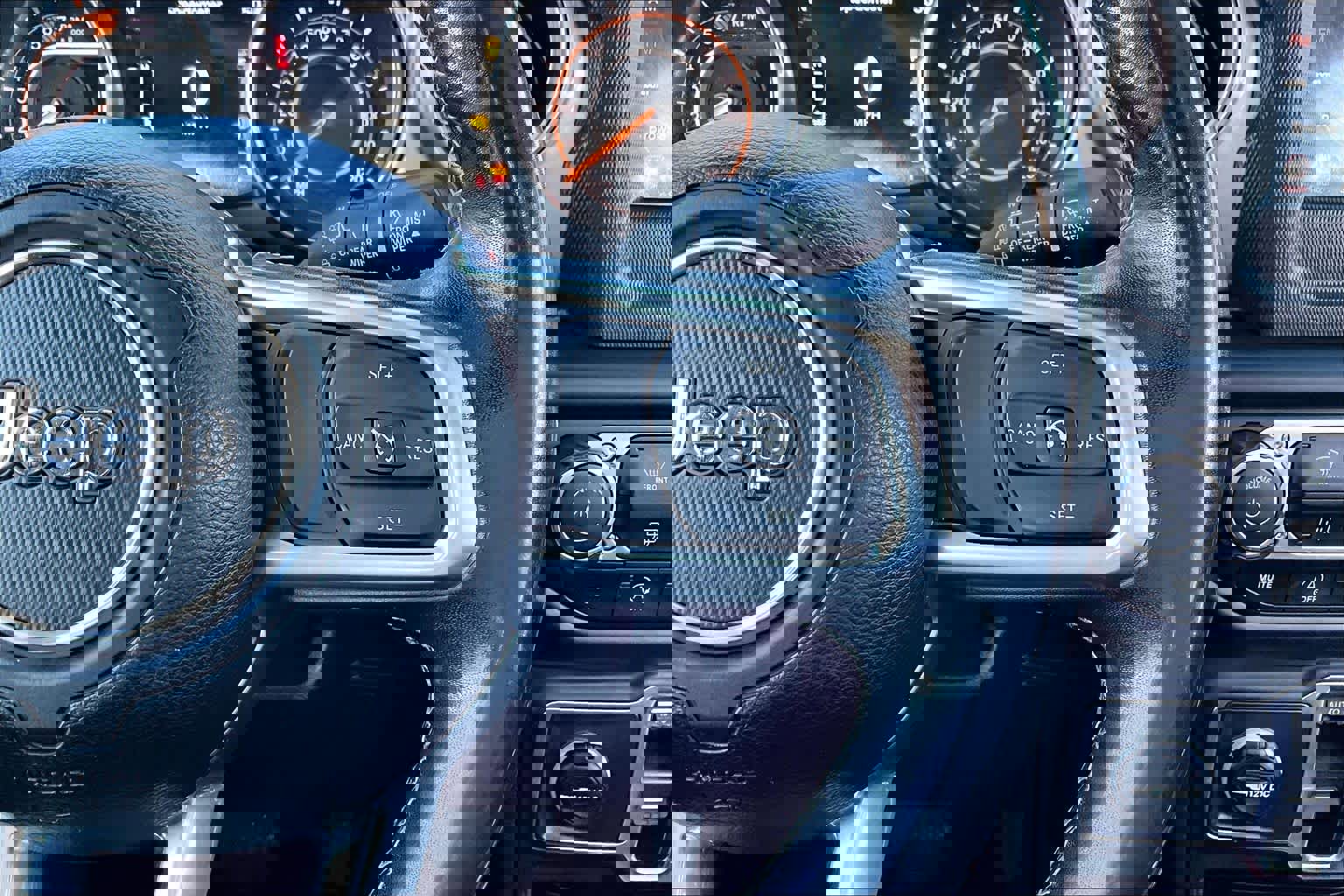 Used 2019 Jeep Wrangler Unlimited Sahara image 24