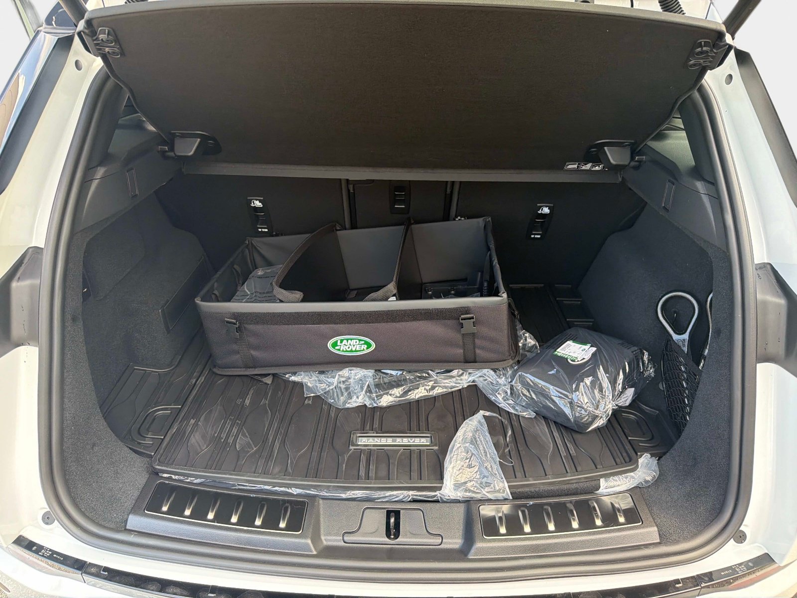 New 2026 Land Rover Range Rover Evoque S AWD/4WD image 11