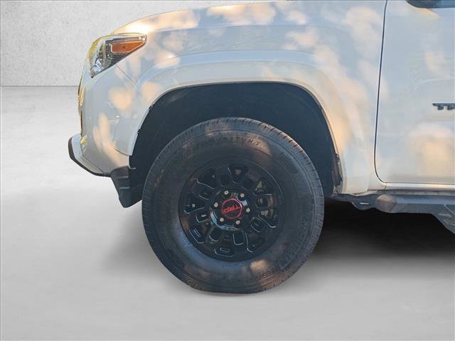 Used 2020 Toyota Tacoma SR5 image 10