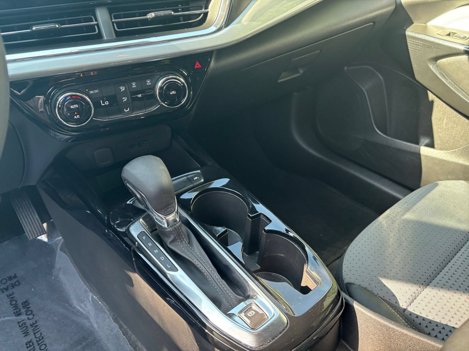 Used 2025 Chevrolet Trax LT FWD image 36