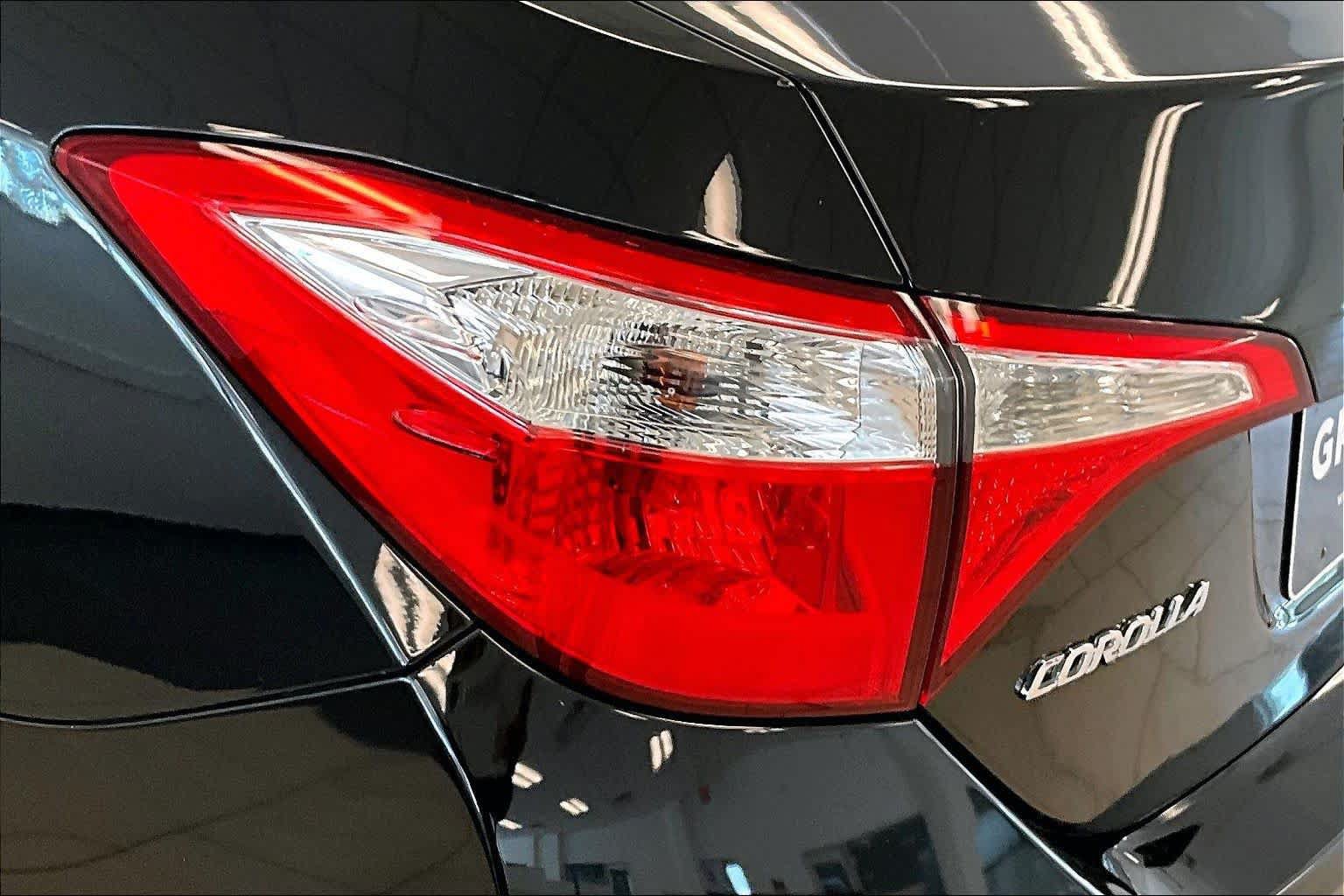Used 2016 Toyota Corolla LE FWD image 27