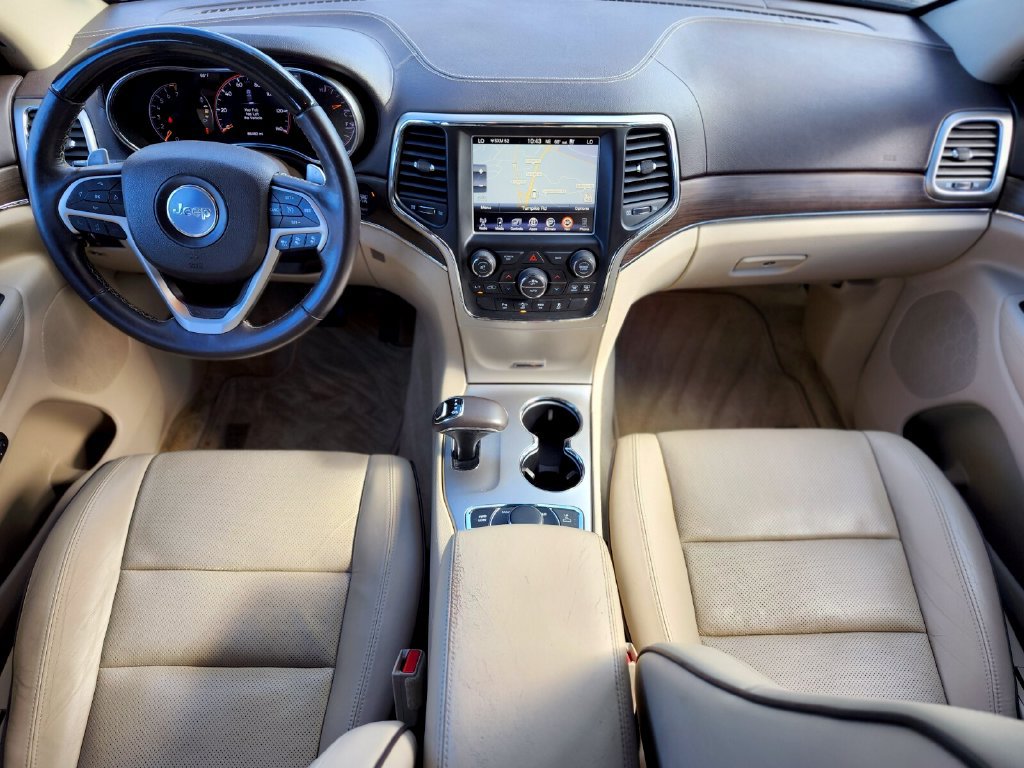 Used 2015 Jeep Grand Cherokee Overland w/ Advanced Technology Group AWD/4WD image 12