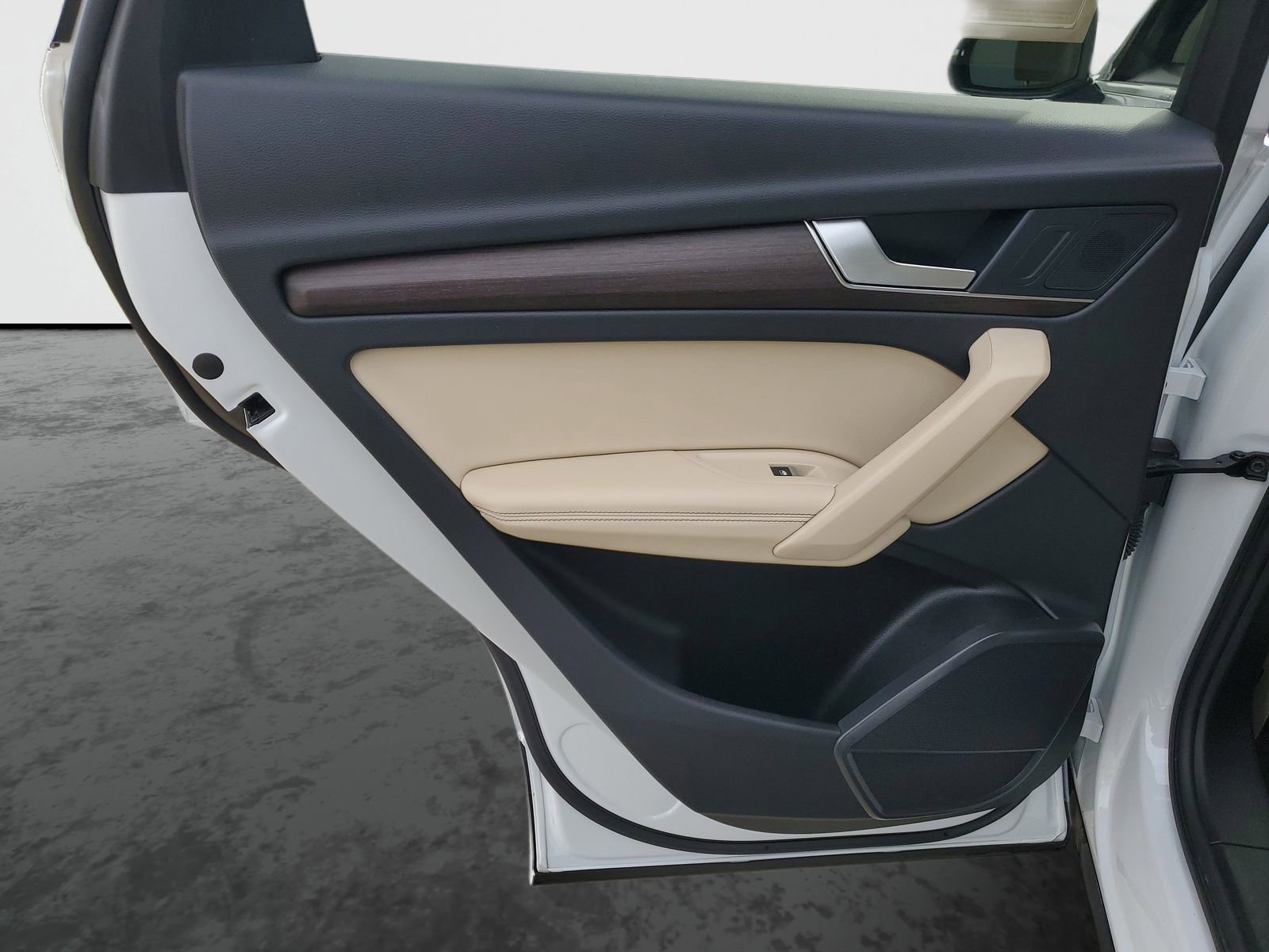 Used 2022 Audi Q5 2.0T Premium Plus image 16