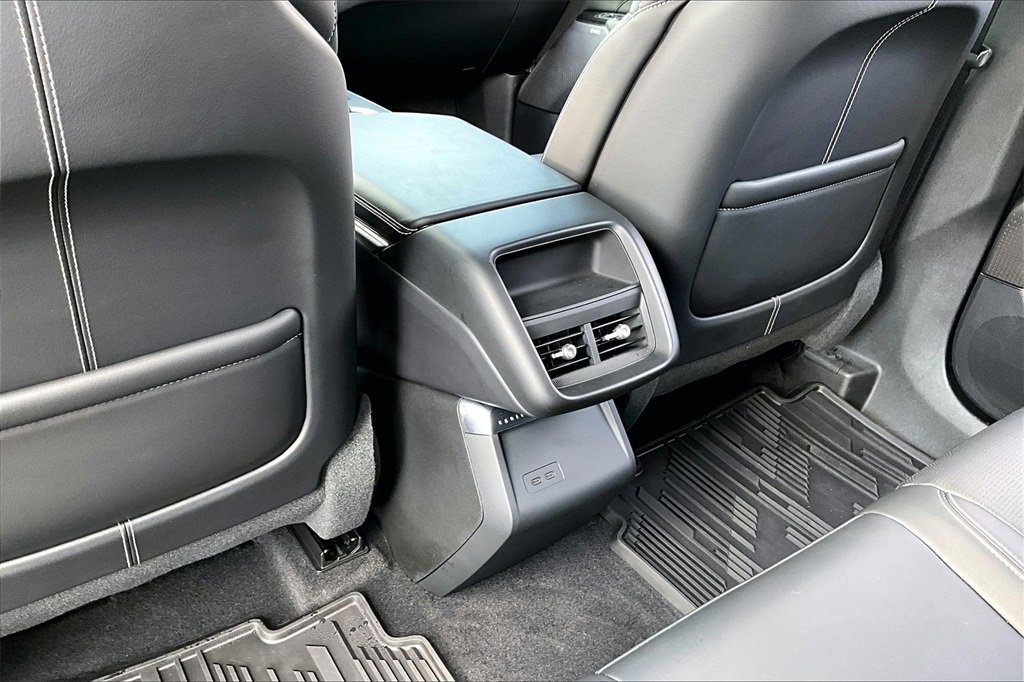 Used 2024 Cadillac Lyriq Luxury image 33