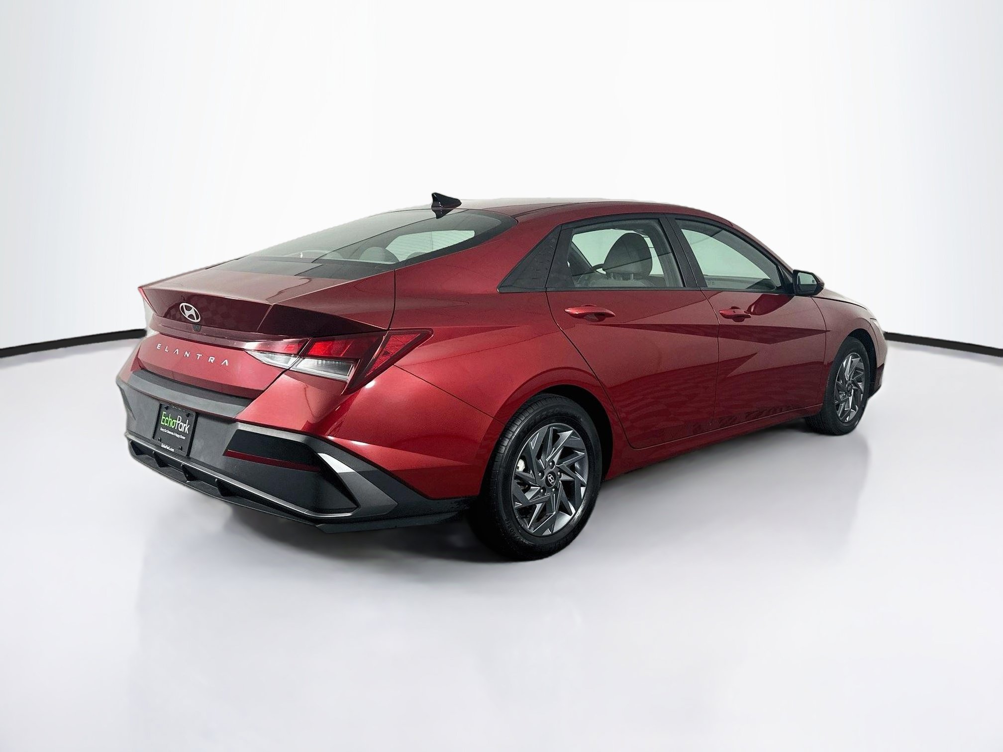 Used 2024 Hyundai Elantra SEL FWD image 9