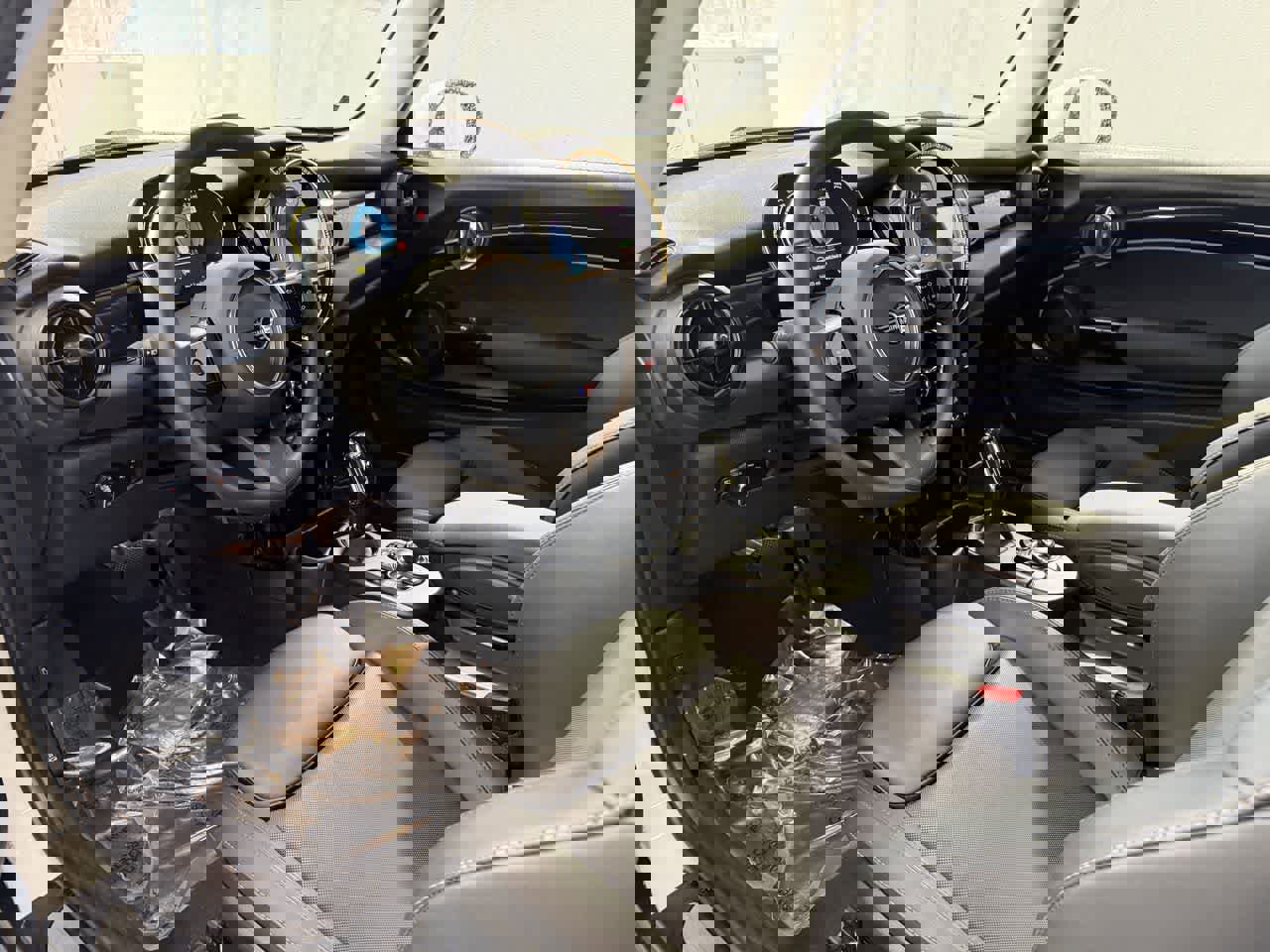 Certified 2024 MINI Cooper SE image 9