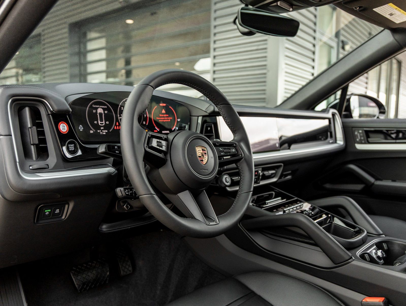 Used 2026 Porsche Cayenne Coupe image 4