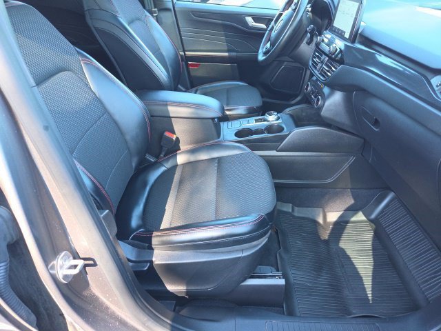 Used 2024 Ford Escape ST-Line Select AWD/4WD image 45