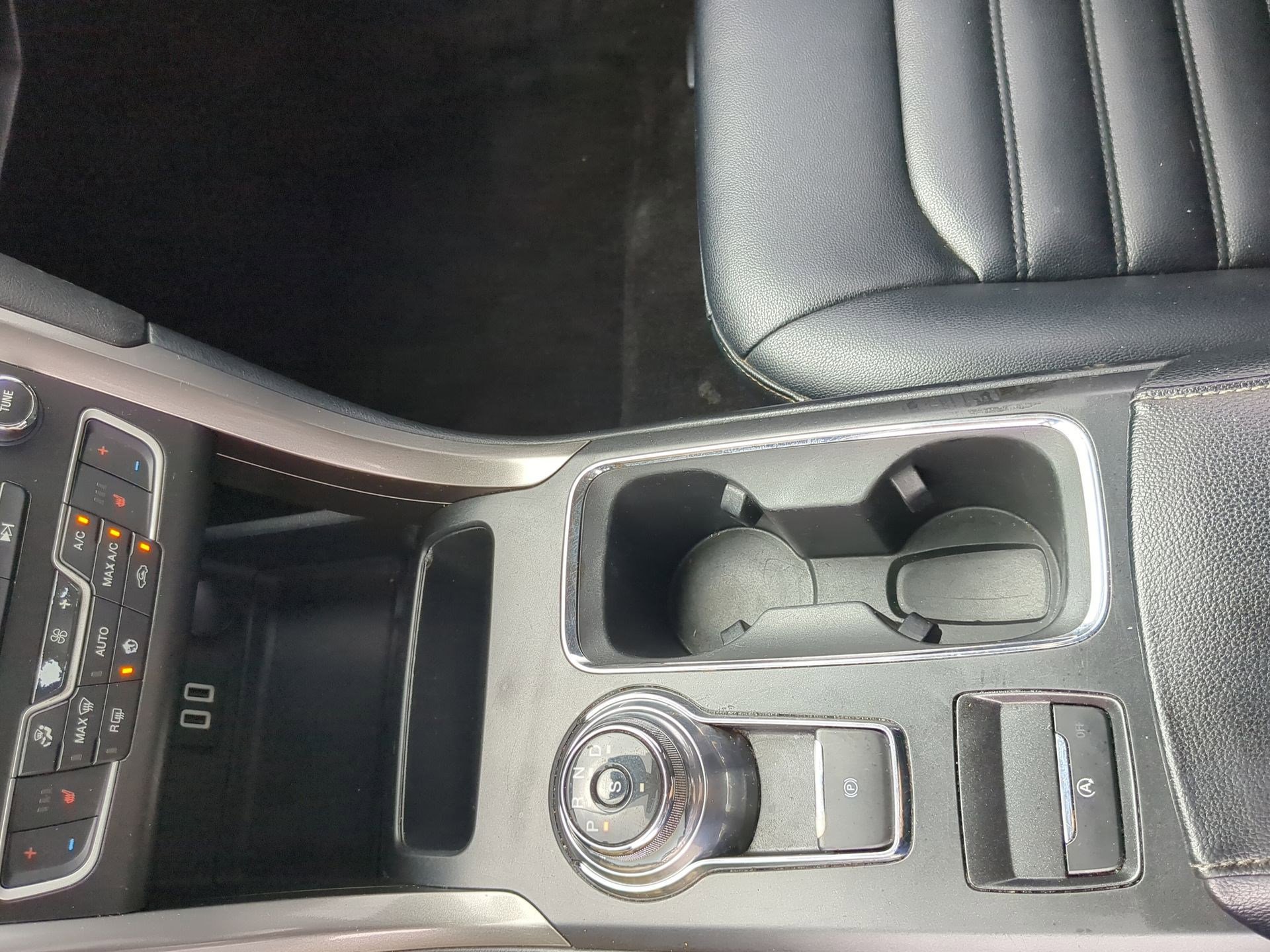 Used 2019 Ford Fusion SEL FWD image 17
