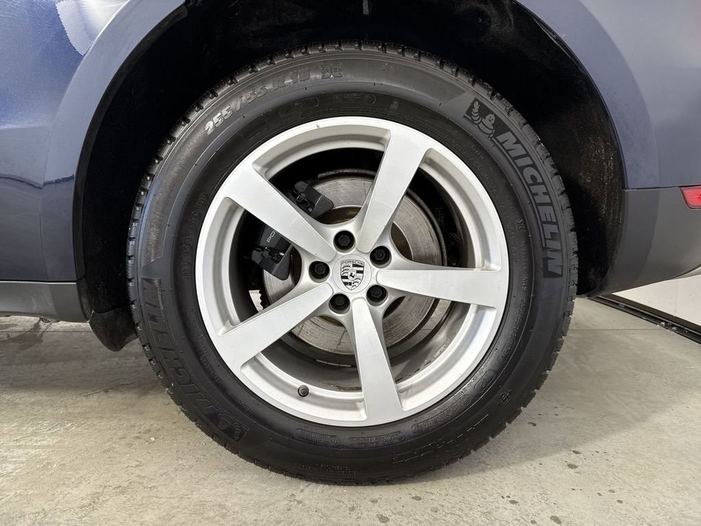 Certified 2018 Porsche Macan image 14