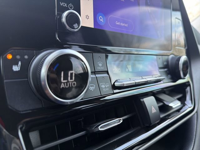 Used 2023 Toyota Highlander XLE image 19