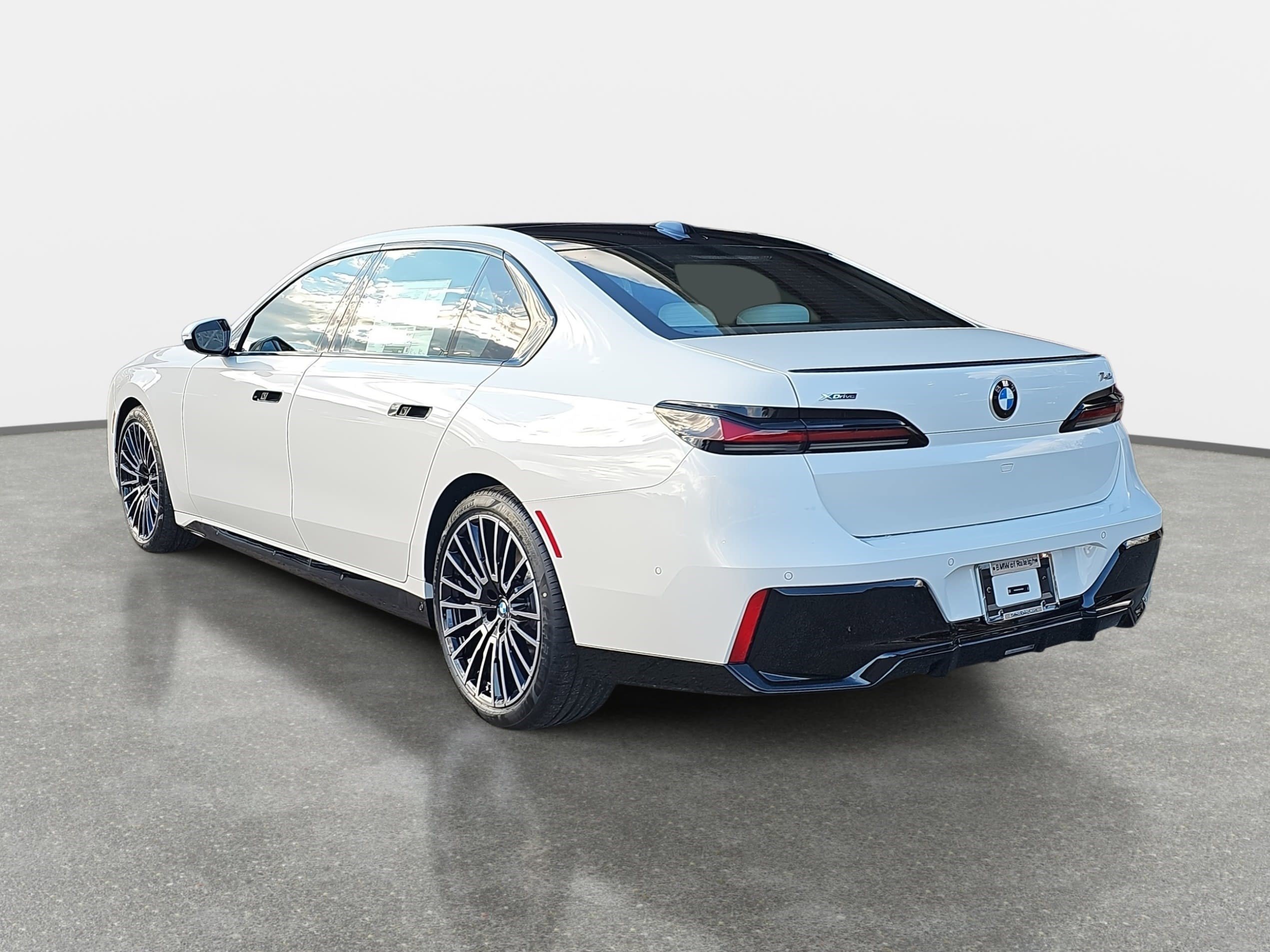 New 2026 BMW 740i xDrive w/ Executive Package image 7