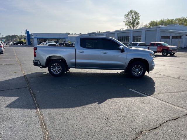 Used 2022 Chevrolet Silverado 1500 LT image 2