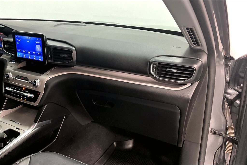 Used 2023 Ford Explorer XLT w/ Equipment Group 202A RWD image 16