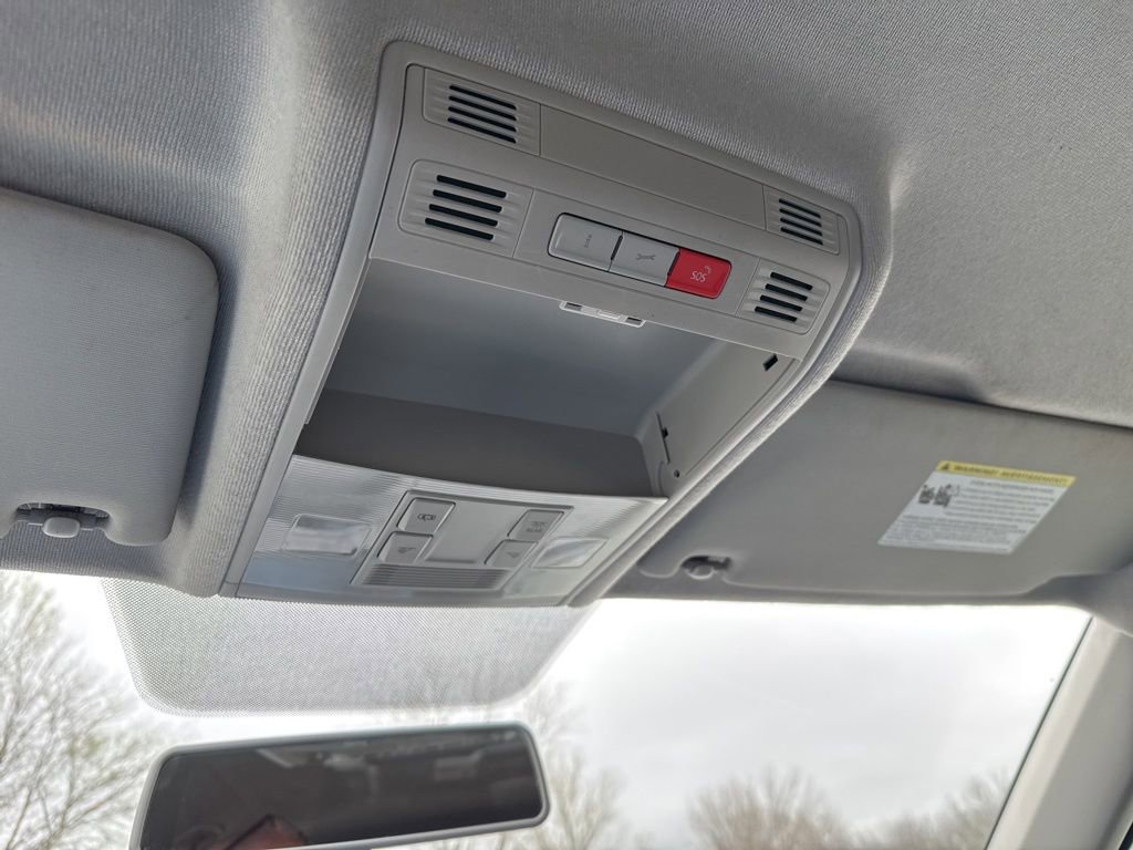 Used 2021 Volkswagen Tiguan S image 22