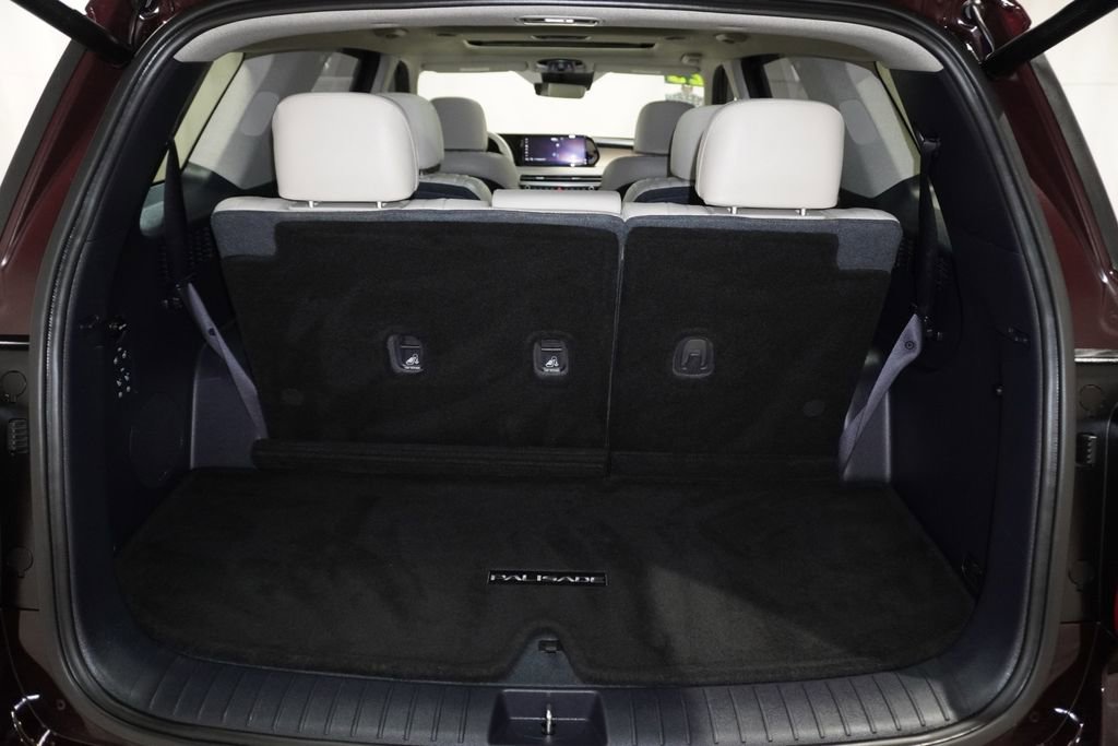 Used 2023 Hyundai Palisade Limited w/ Cargo Package image 9