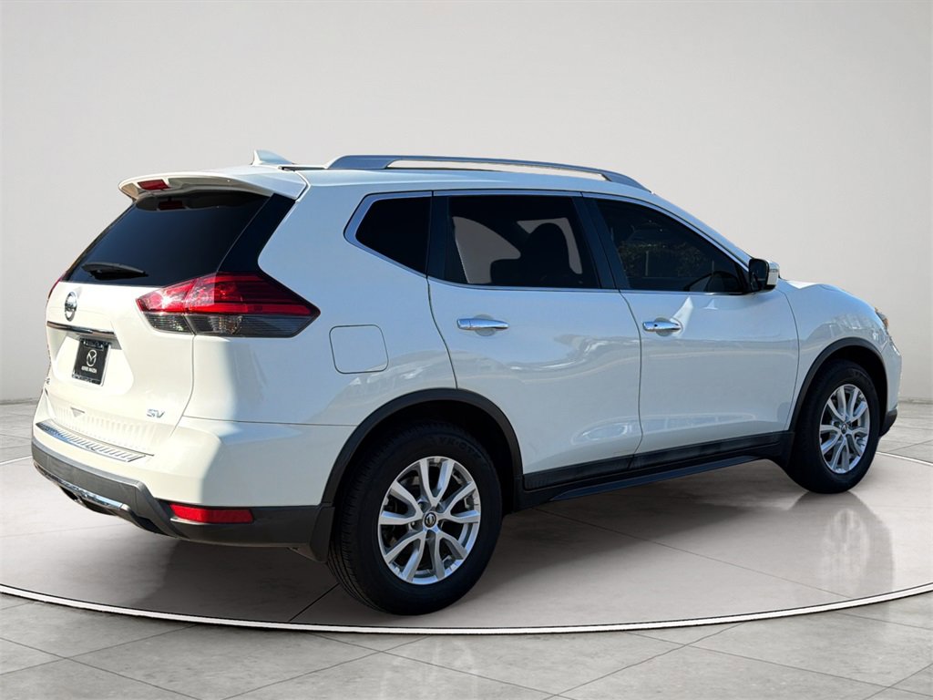 Used 2017 Nissan Rogue SV image 19