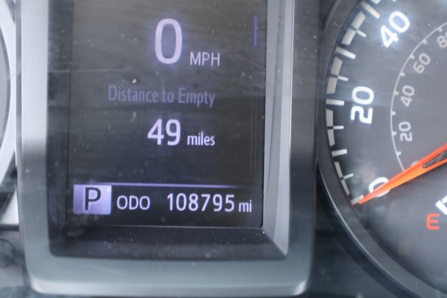 Used 2020 Toyota Tacoma SR w/ SR Convenience Package image 2