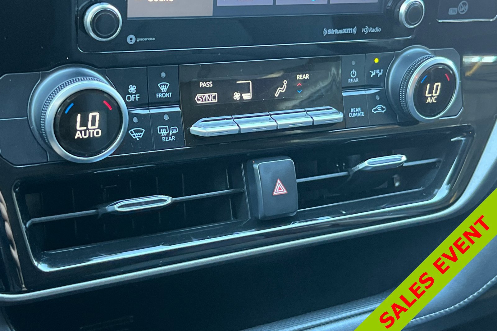 Used 2021 Toyota Highlander LE image 21