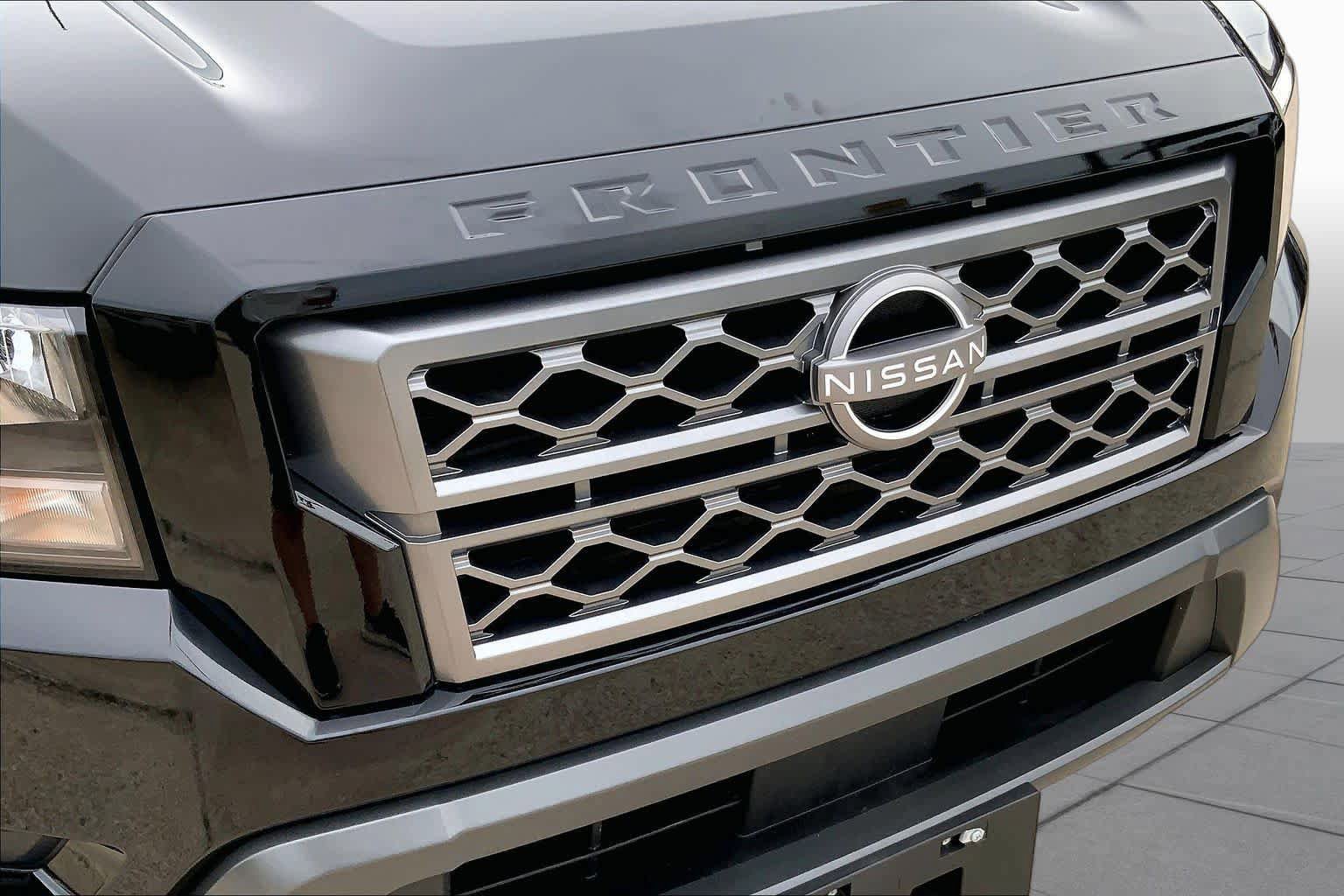 Used 2024 Nissan Frontier SV RWD image 30