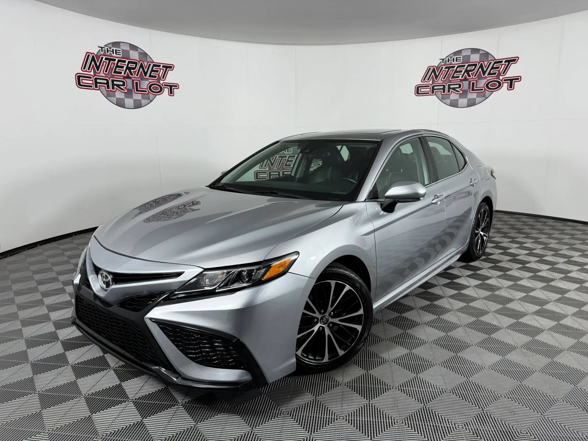 Used 2019 Toyota Camry SE w/ Convenience Package FWD video 1