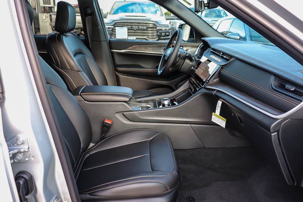 New 2026 Jeep Grand Cherokee Limited AWD/4WD image 21