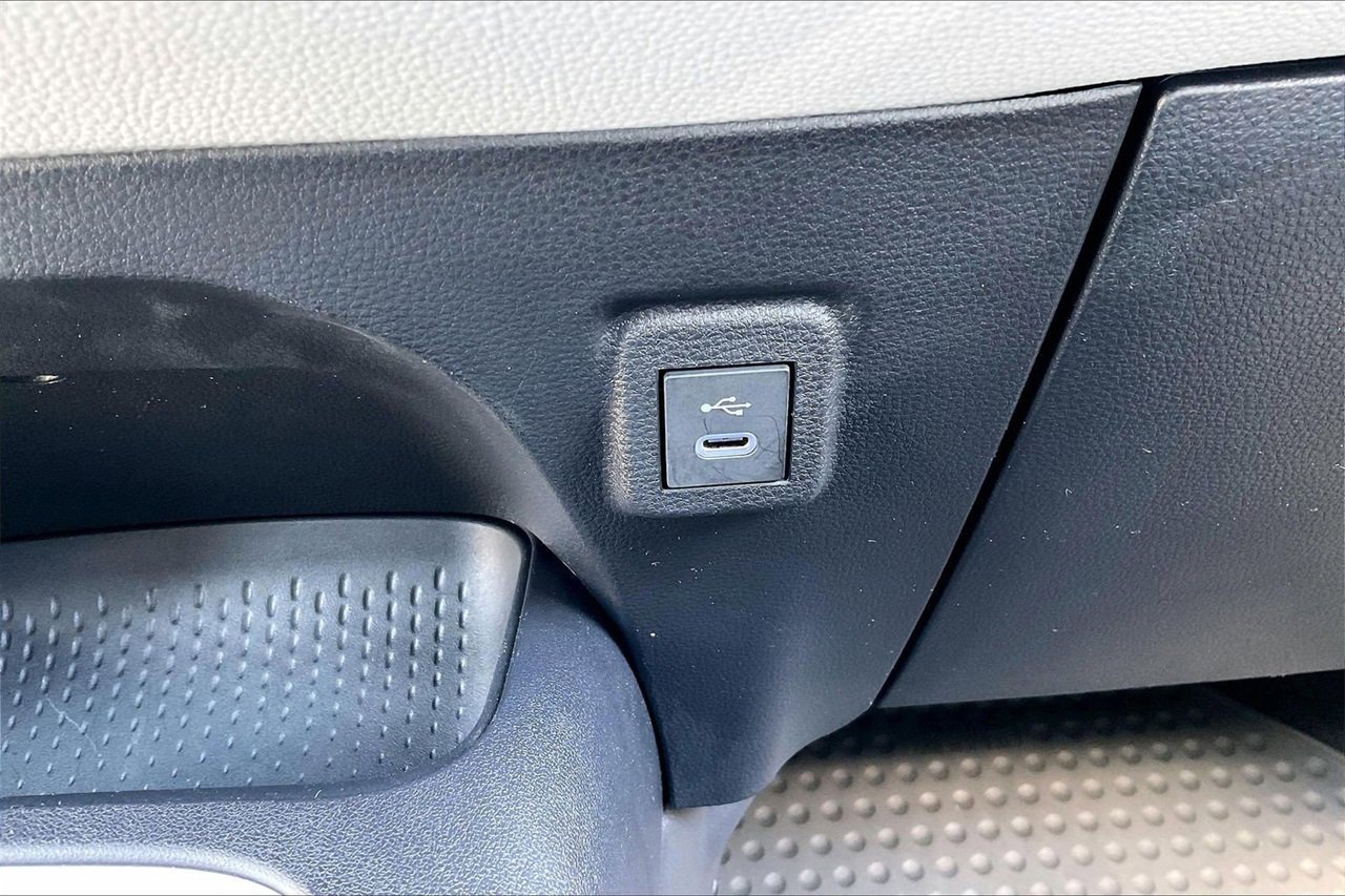 Used 2025 Toyota Corolla LE image 17