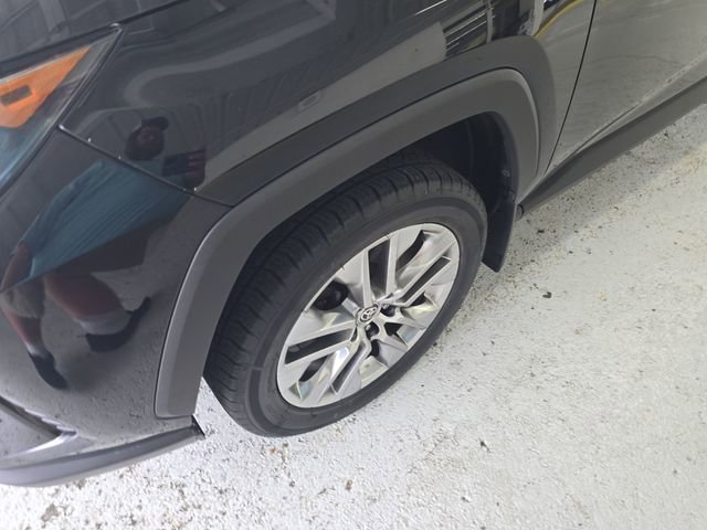 Used 2020 Toyota RAV4 XLE Premium AWD/4WD image 9