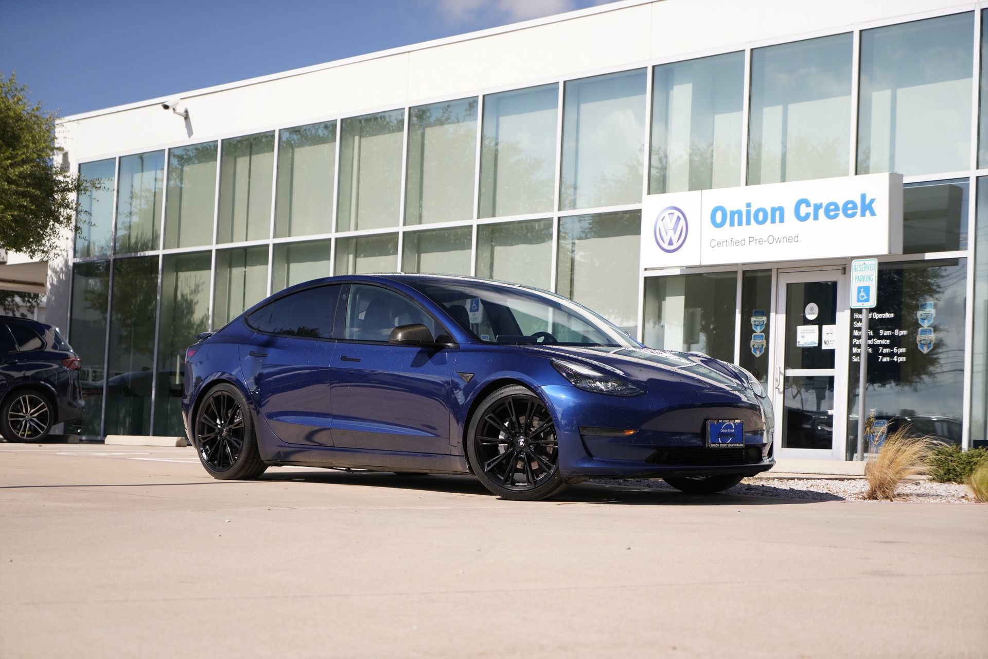 Used 2021 Tesla Model 3 Standard Range Plus RWD image 1