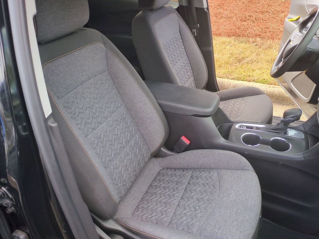 Used 2023 Chevrolet Equinox LT image 32