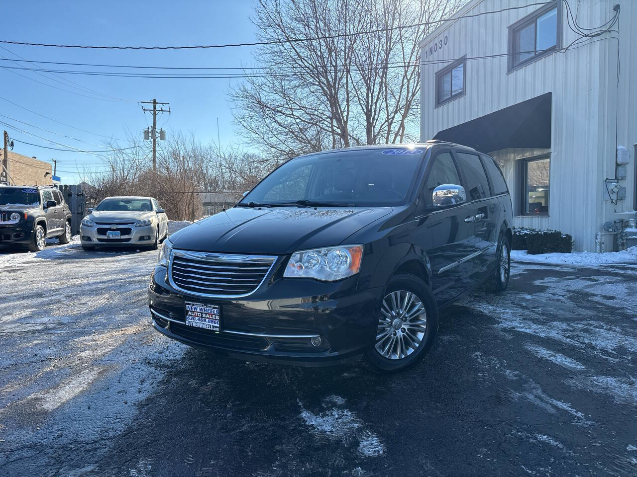 Used 2013 Chrysler Town & Country Touring-L w/ Entertainment Group #2