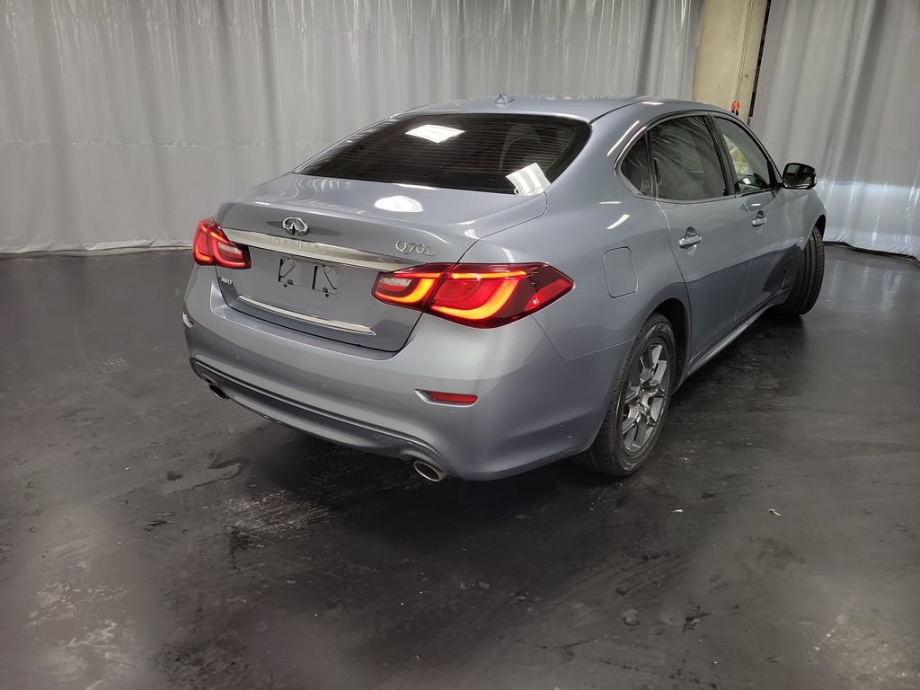 Used 2017 INFINITI Q70 L 3.7 AWD/4WD image 9