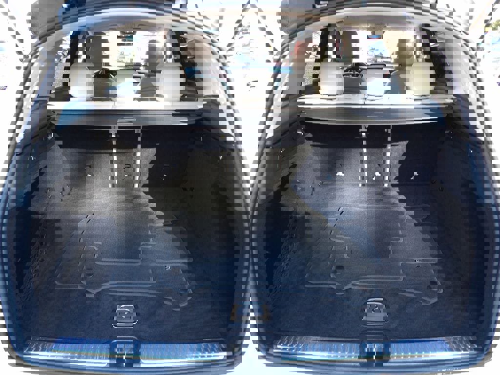 Used 2021 Mercedes-Benz GLC 300 4MATIC image 24