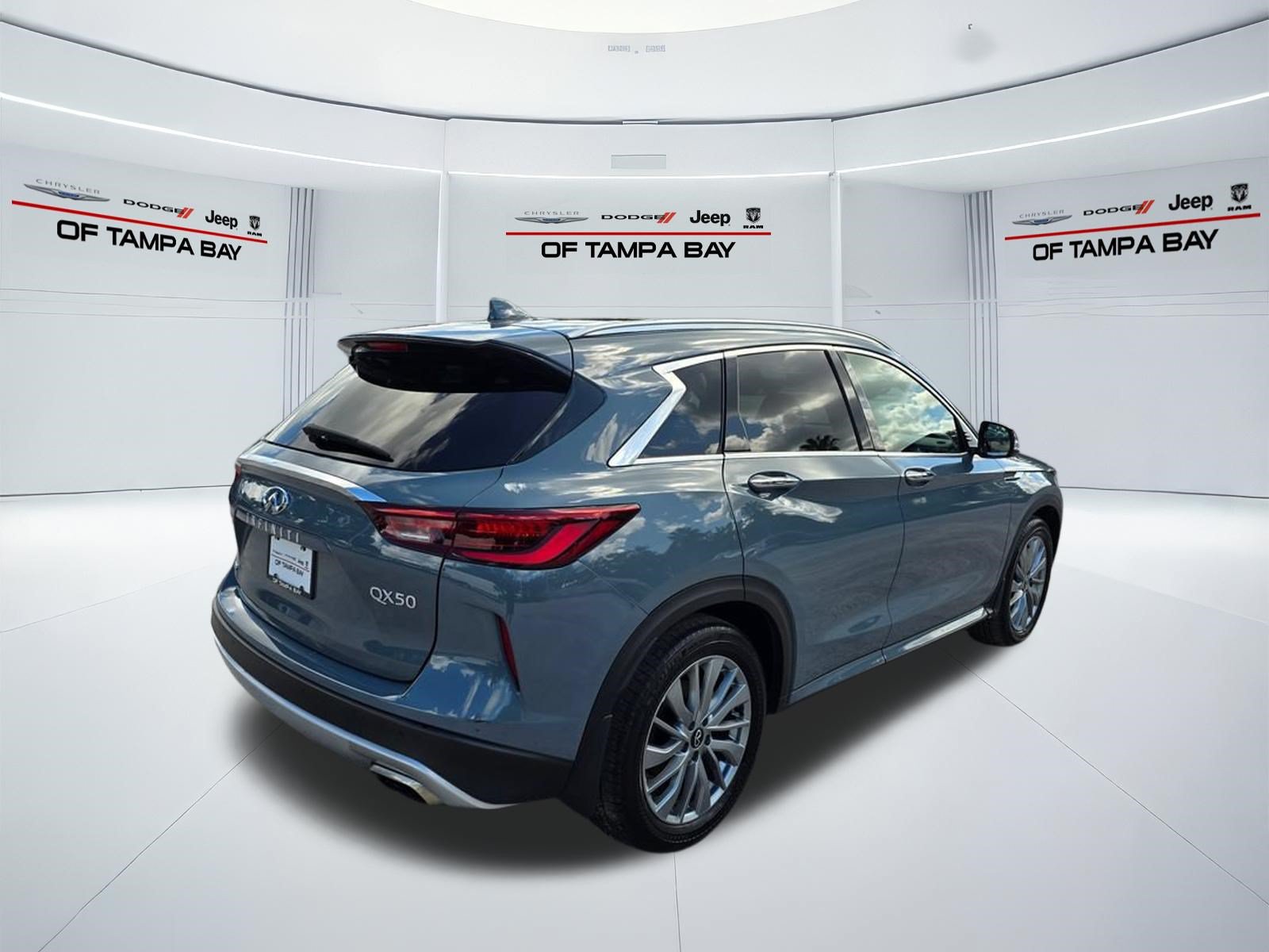 Used 2025 INFINITI QX50 Luxe AWD/4WD image 6