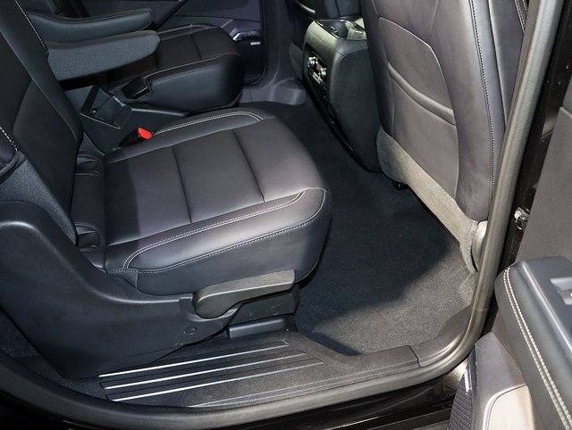 Used 2024 GMC Acadia Elevation image 34