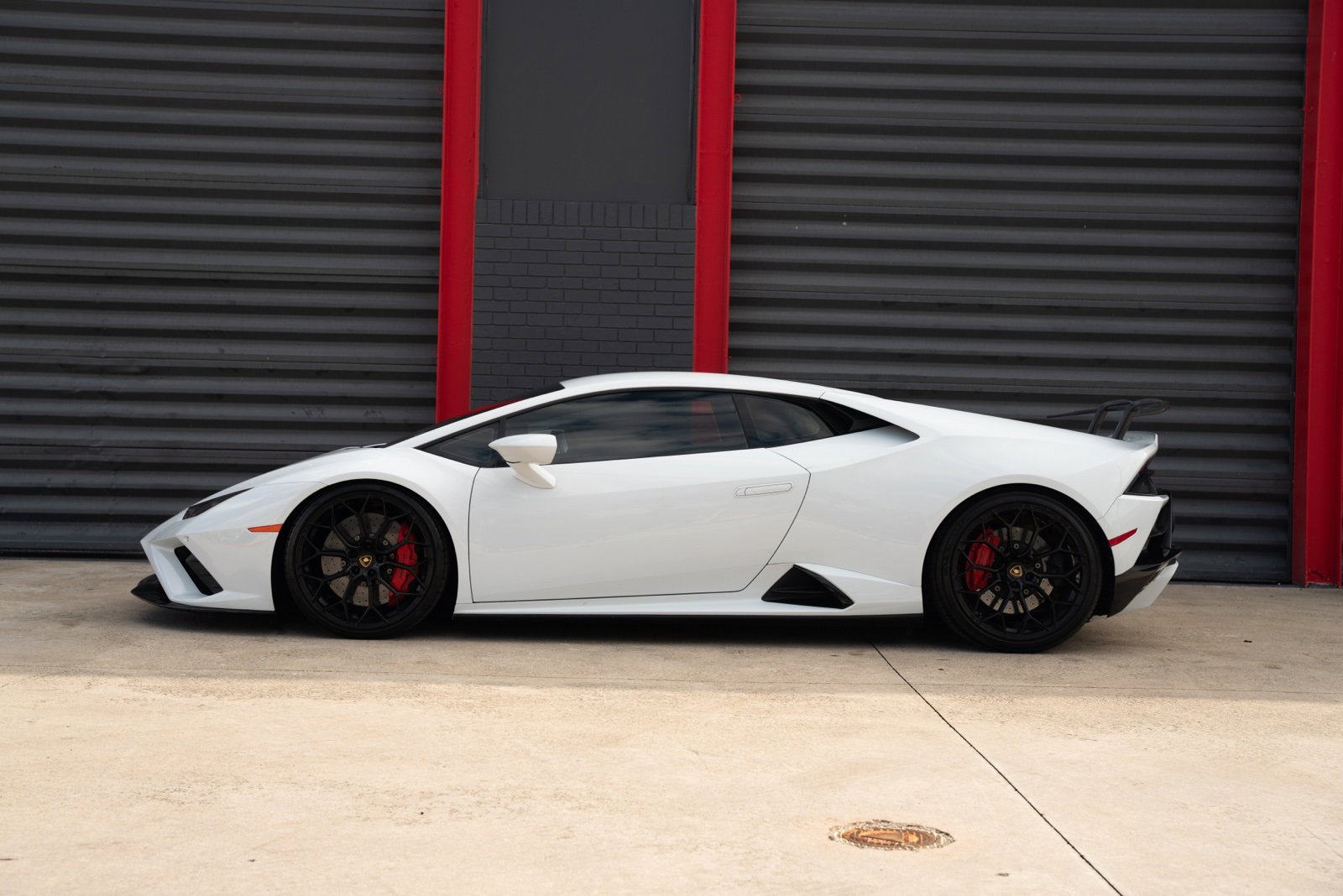 Used 2021 Lamborghini Huracan EVO image 11