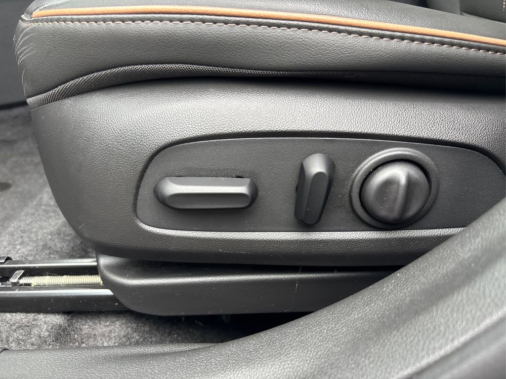 Used 2024 Buick Envista Avenir image 36