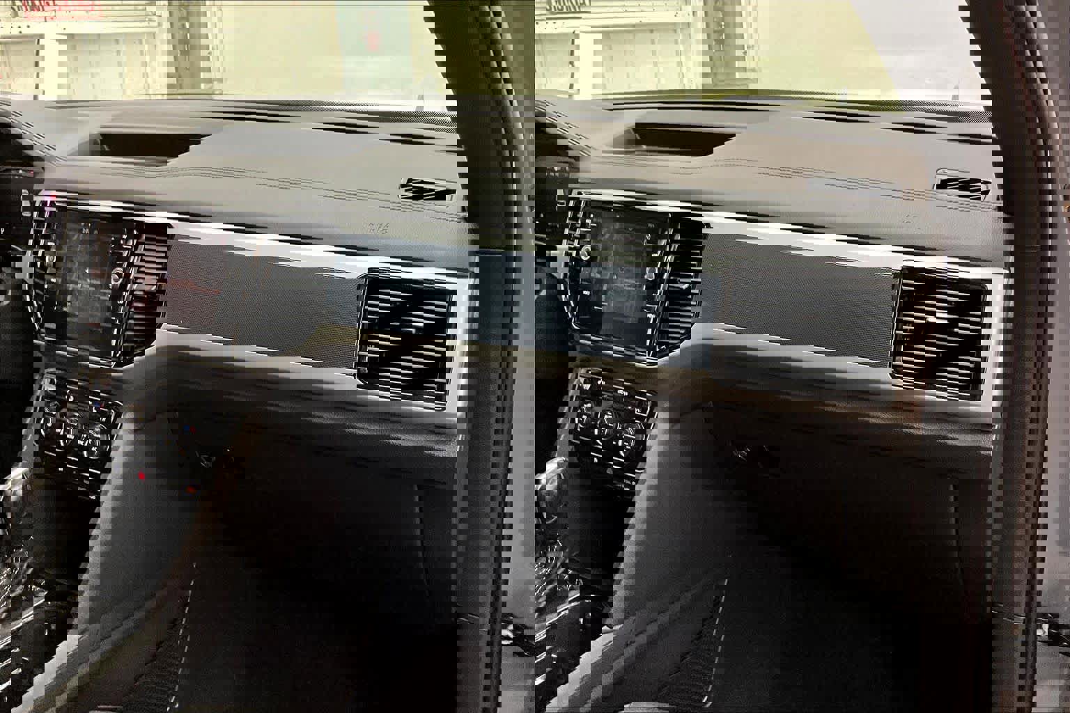 Used 2021 Volkswagen Atlas Cross Sport SEL Premium image 19