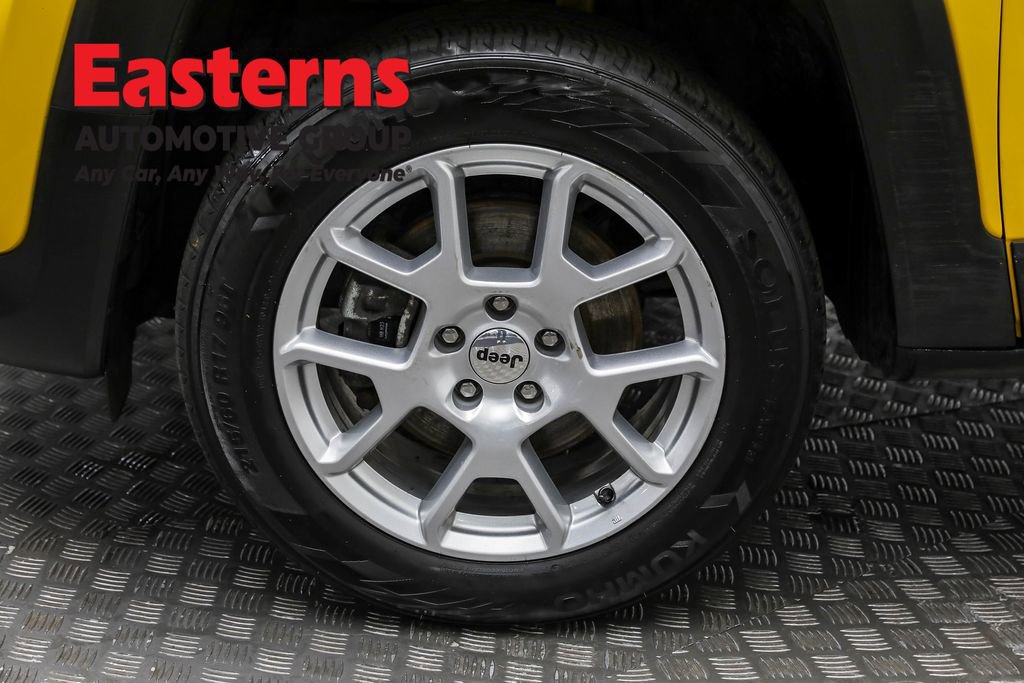 Used 2023 Jeep Renegade Latitude image 32