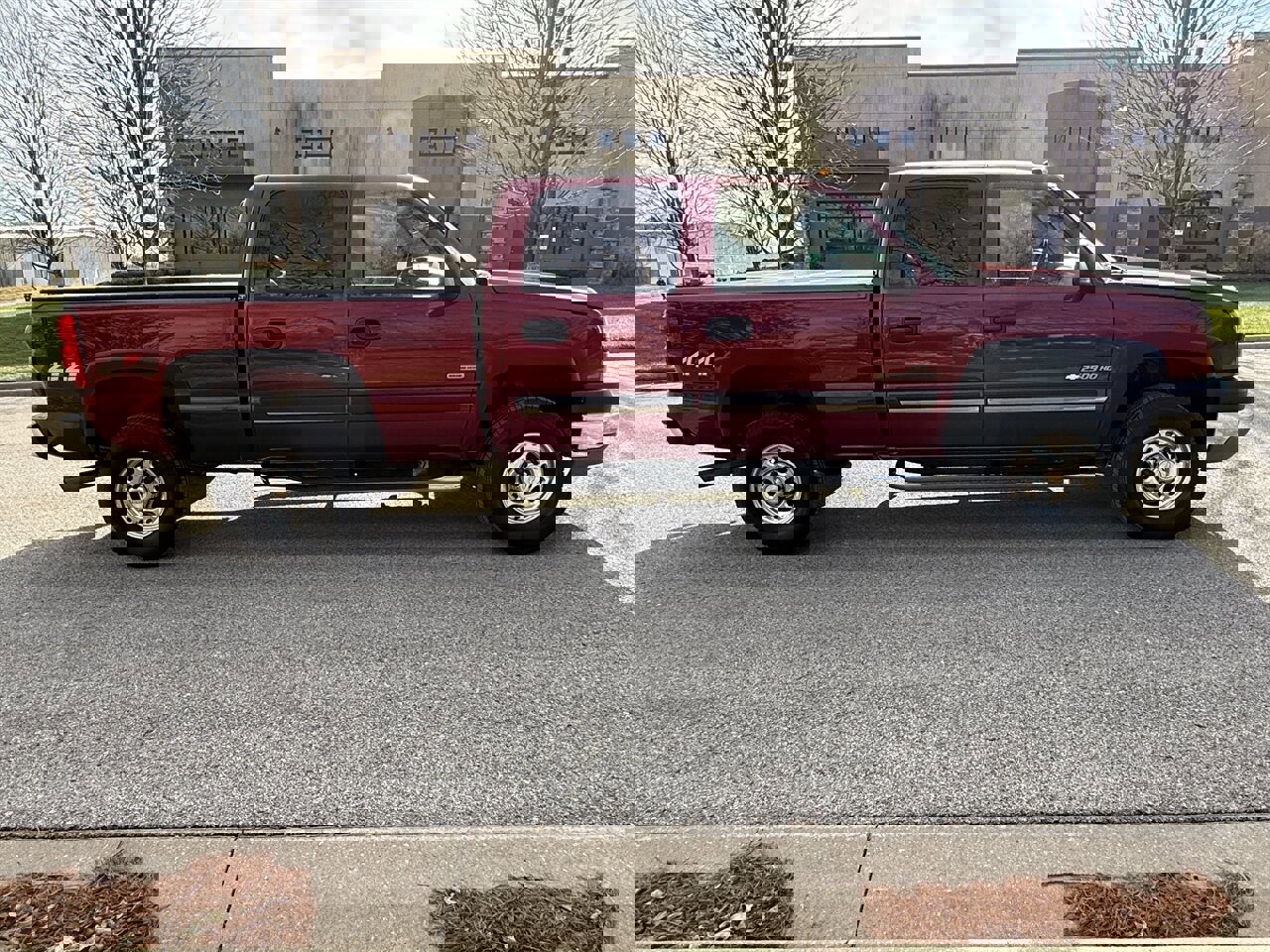 Used 2005 Chevrolet Silverado 2500 LT w/ Heavy-Duty Power Package image 5