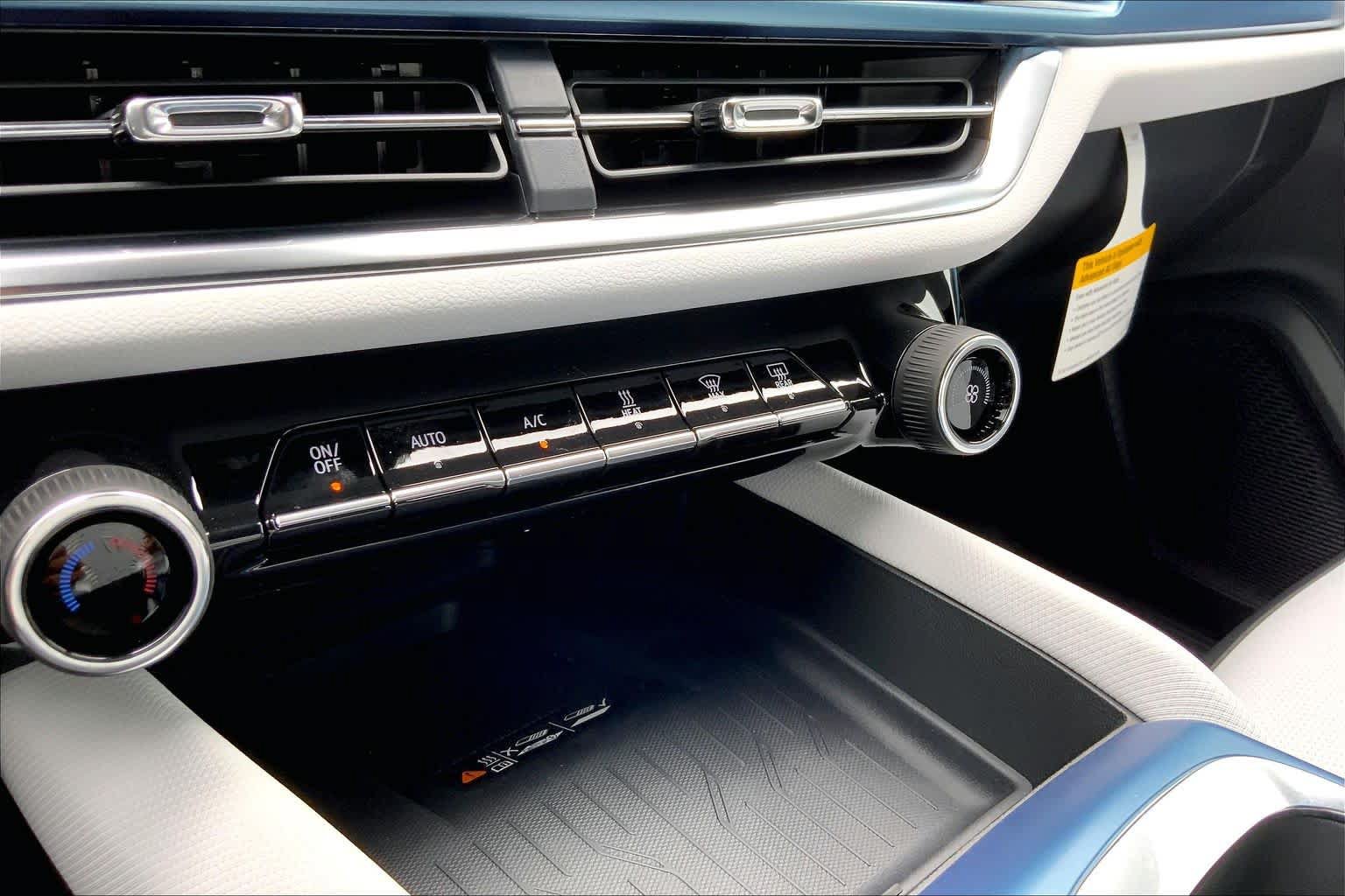 New 2026 Chevrolet Equinox EV LT FWD image 19