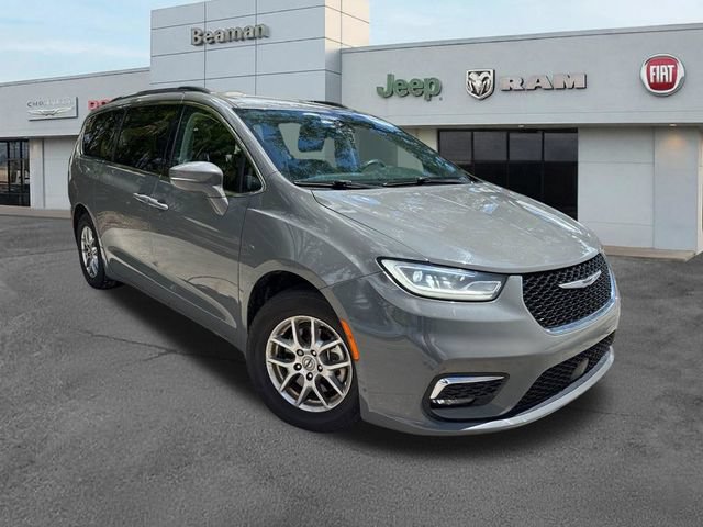 Used 2021 Chrysler Pacifica Touring FWD video 2