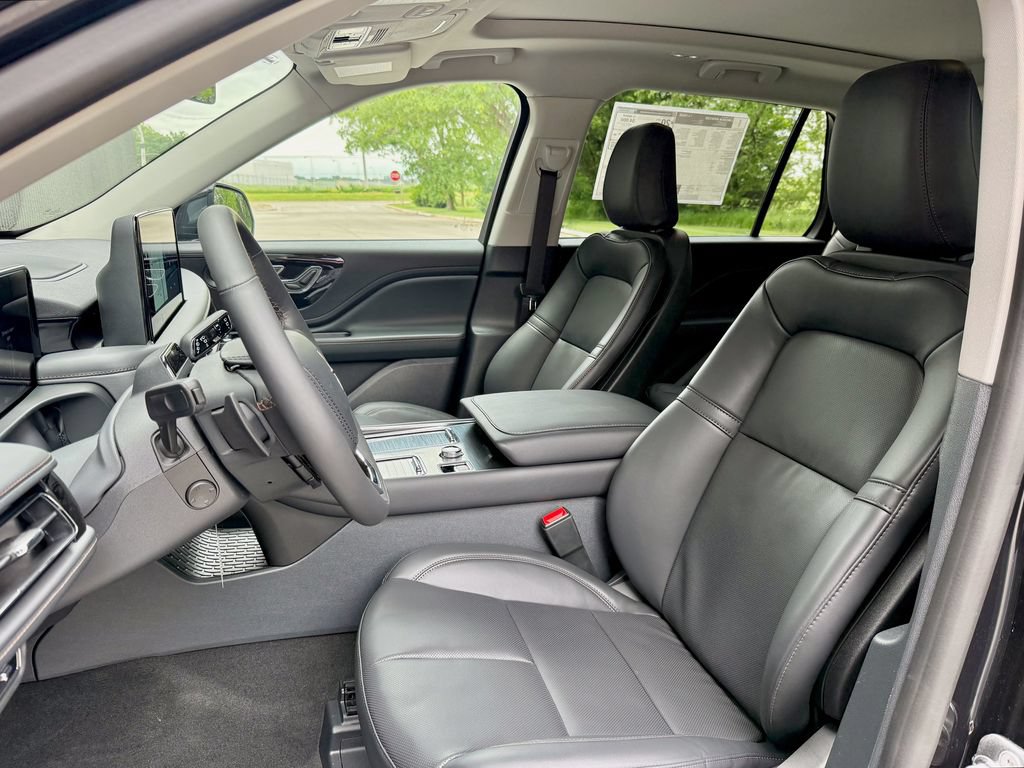 New 2026 Lincoln Aviator AWD image 11