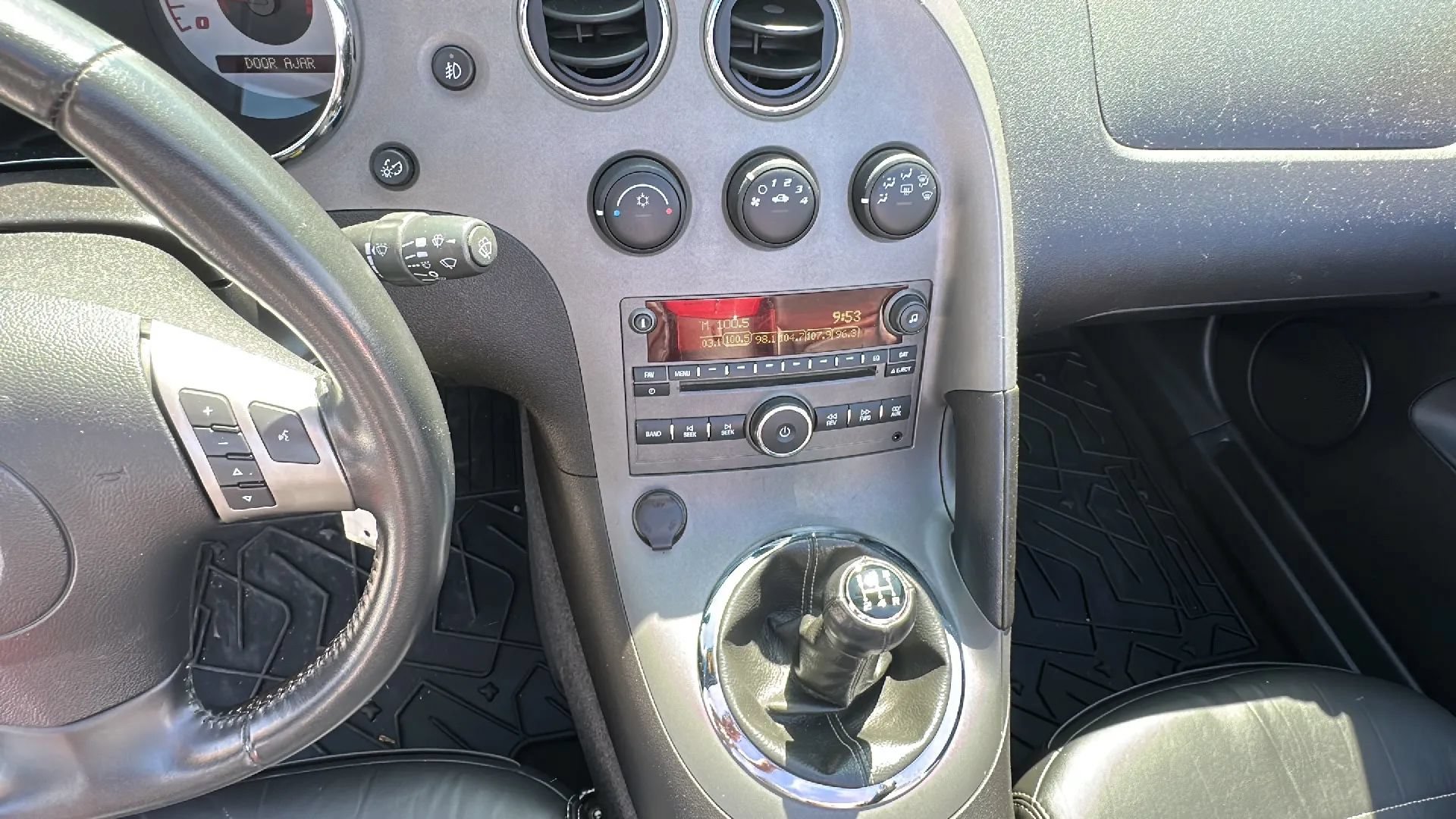 Used 2006 Pontiac Solstice Convertible w/ Premium Package RWD image 11